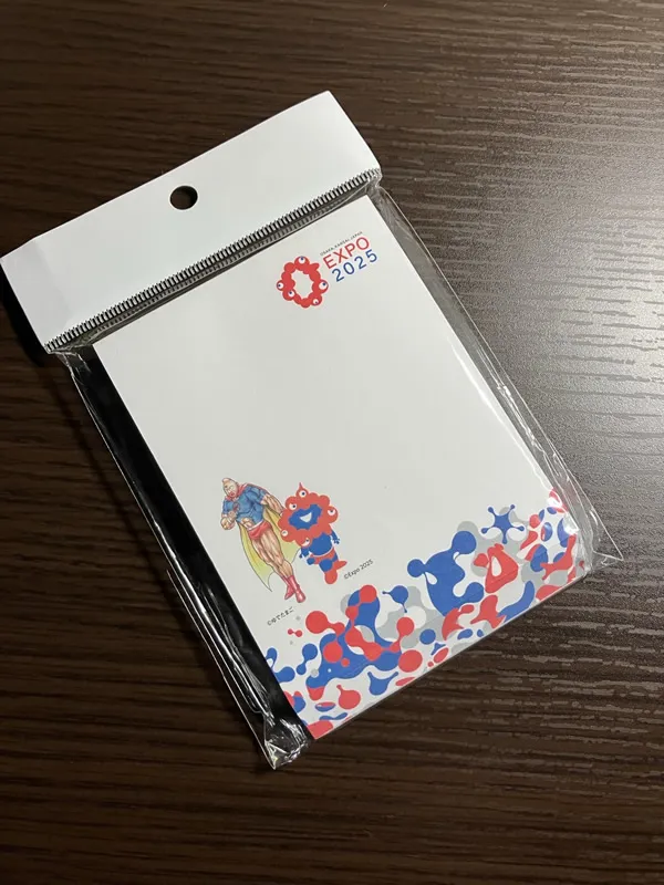 大阪・関西万博公式ライセンスコラボ商品として販売継続中のミャクミャク文具シリーズ(株式会社福﨑)